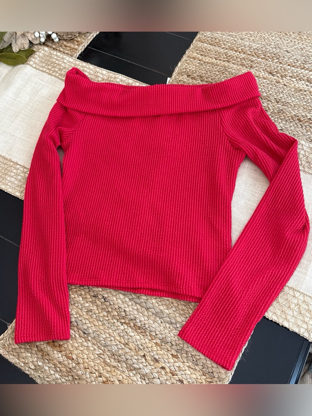 Francesca's Collections Red Off-the-Shoulder Ribbed shirt